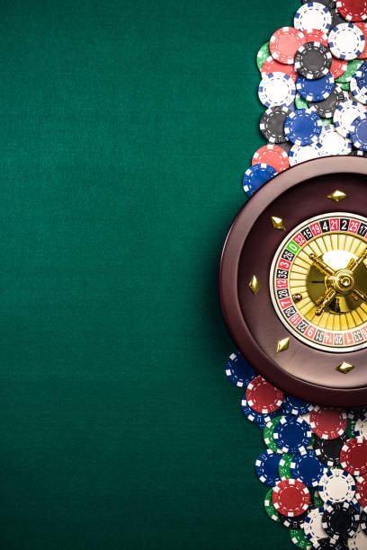 Live Sic Bo Dadu table with dealer, transparent dice dome, and betting layout